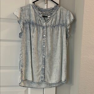 Rails Ruthie Button Up Top. Light Acid wash